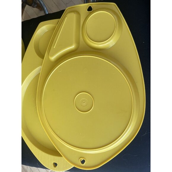 Vintage Yellow Plastic Picnic Camping Sectioned Food Tray - Picture 4 of 6
